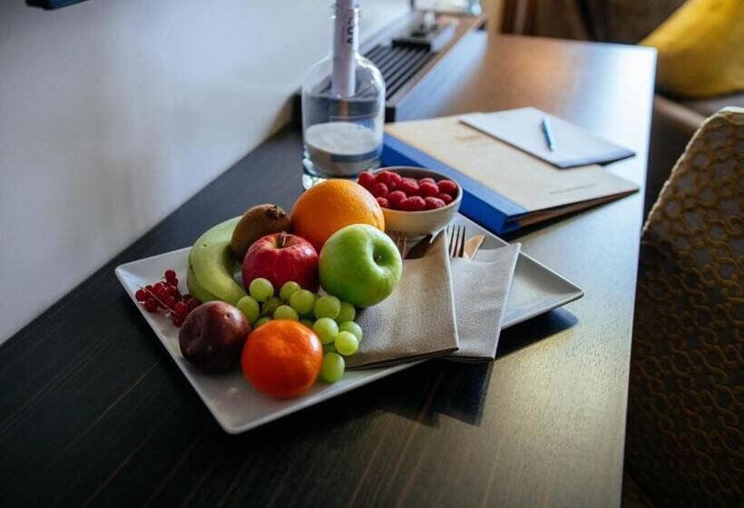 스위트, Strandhotel Luv