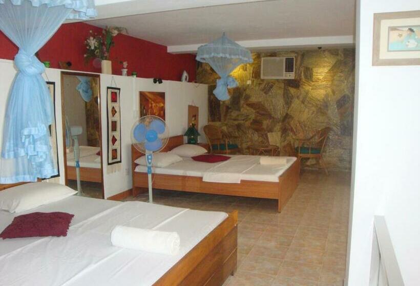 Семейные Апартаменты, Days Inn