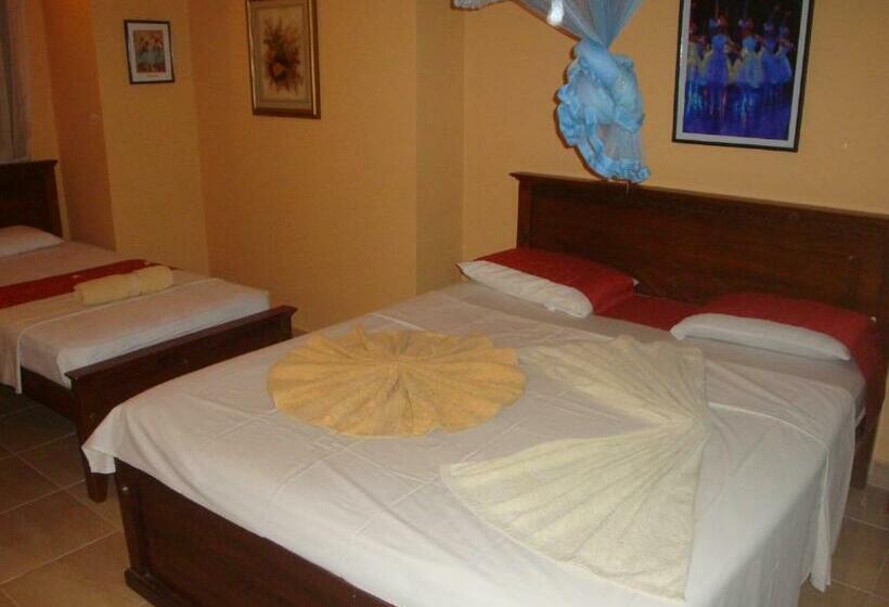 Семейные Апартаменты, Days Inn