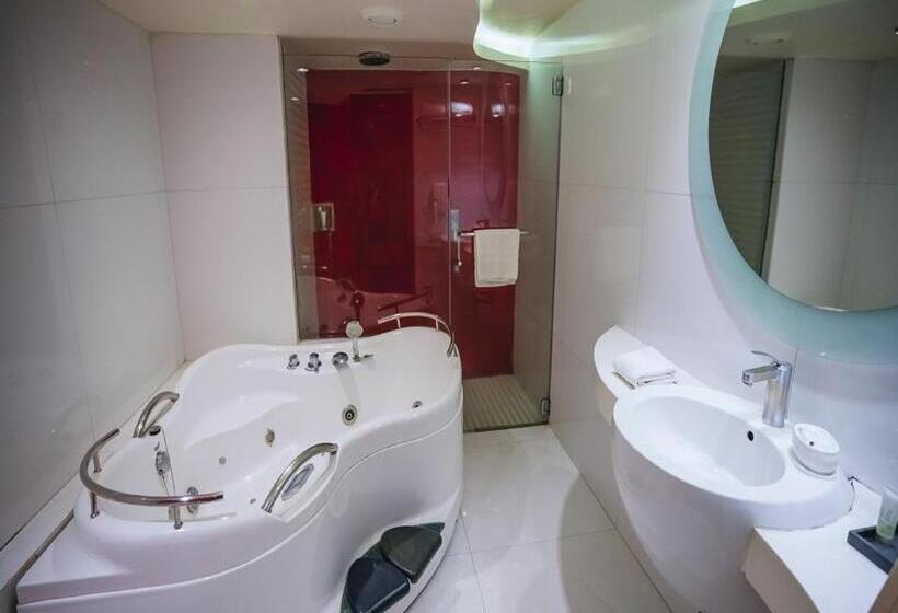 Полулюкс, Barsana Hotel & Resort Siliguri