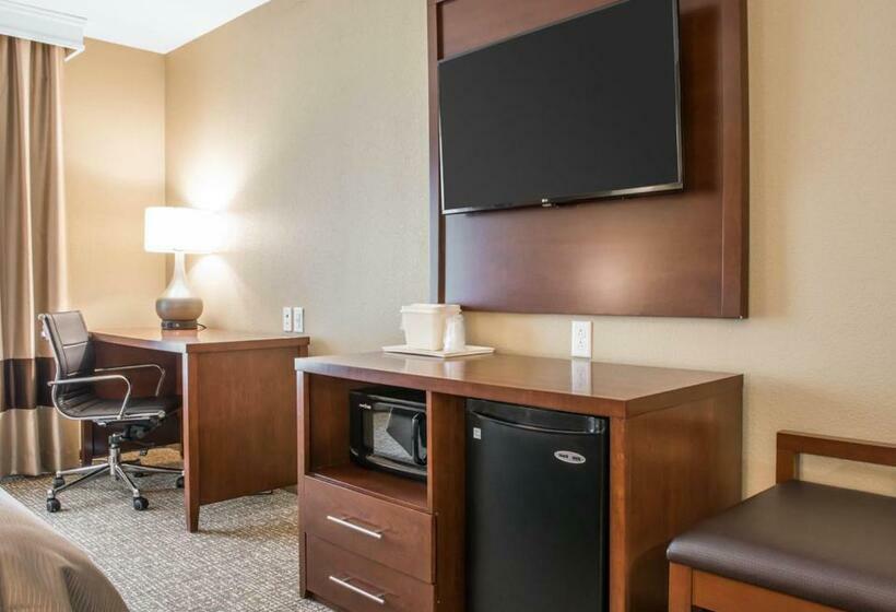 جناح, Comfort Inn & Suites Pittsburgh South