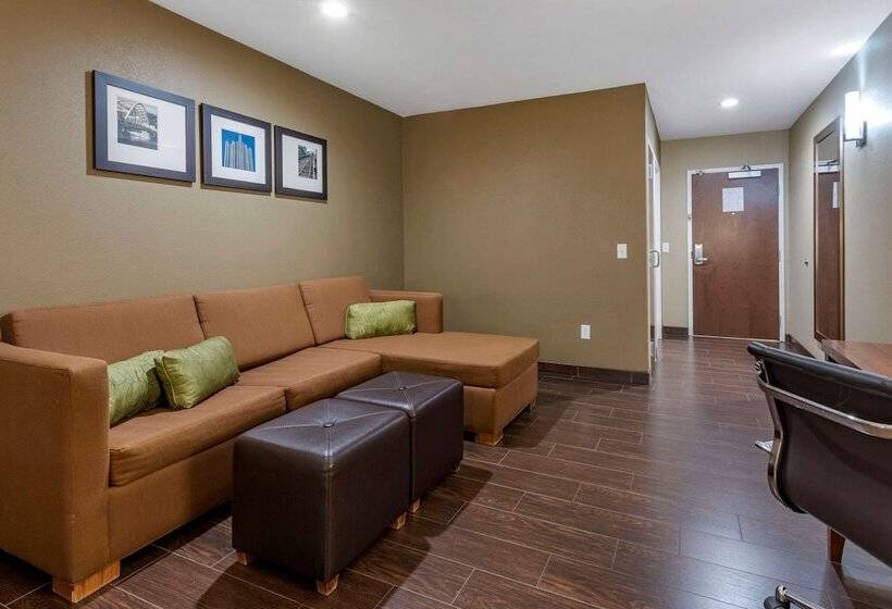 جناح, Comfort Inn & Suites Pittsburgh South