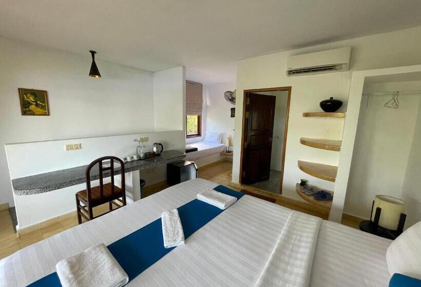 غرفة قياسية مزوَّدة بشُرفة, Kep Lodge