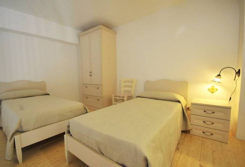 Семейный Номер, Morfeo Charming Rooms & Relax