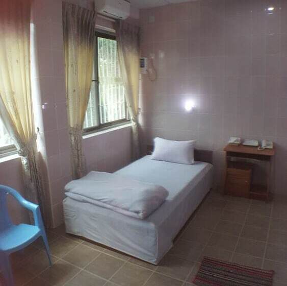 اتاق استاندارد یک نفره, Red Dragon Hotel Hsipaw