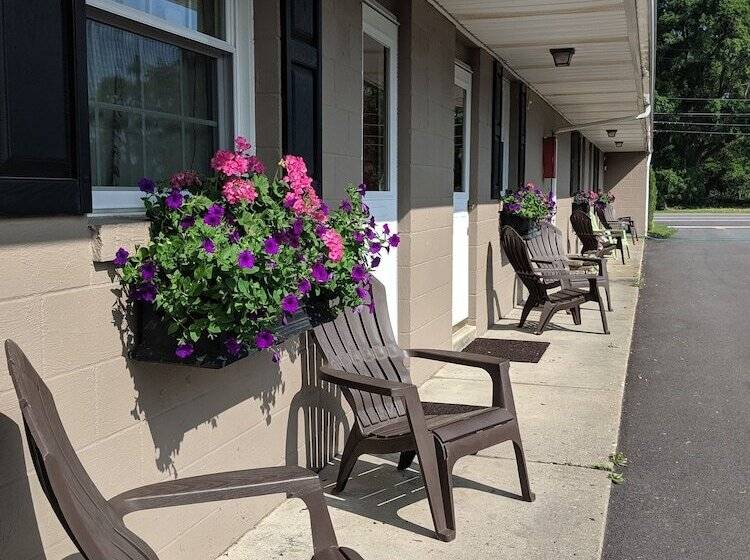 Номер Стандарт 2 Двуспальные Кровати, Clarence Inn Extended Stay