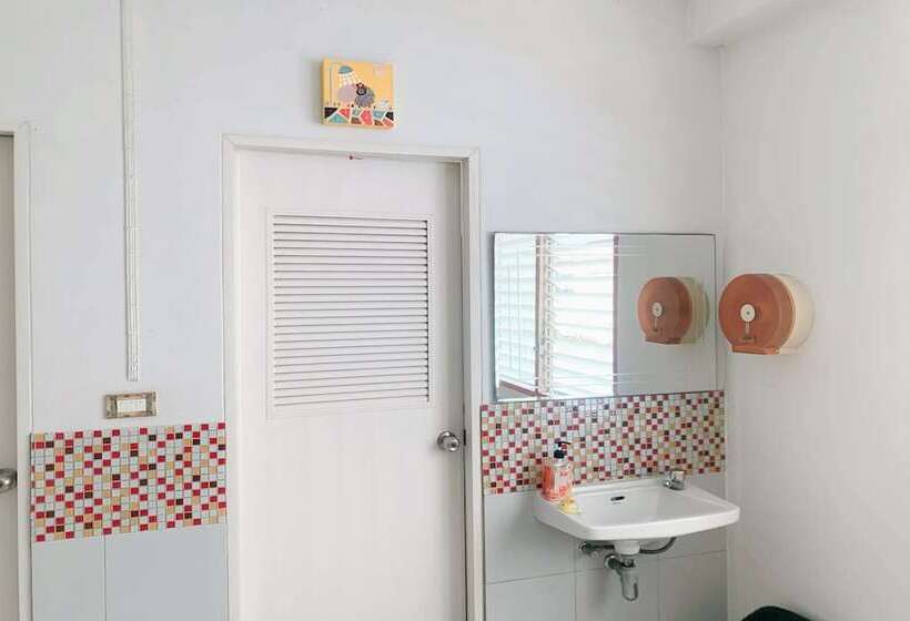 تختخواب در اتاق مشترک, Sleep Sheep Phuket Hostel Sha