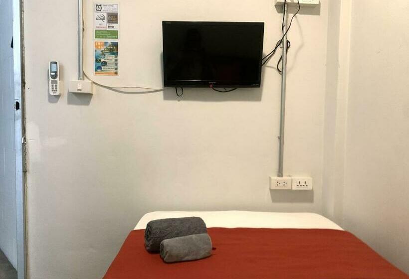 تختخواب در اتاق مشترک, Sleep Sheep Phuket Hostel Sha