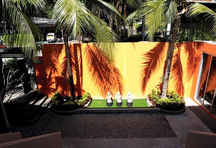 キングサイズベッドのスタンダードルーム, Signature Phuket Resort
