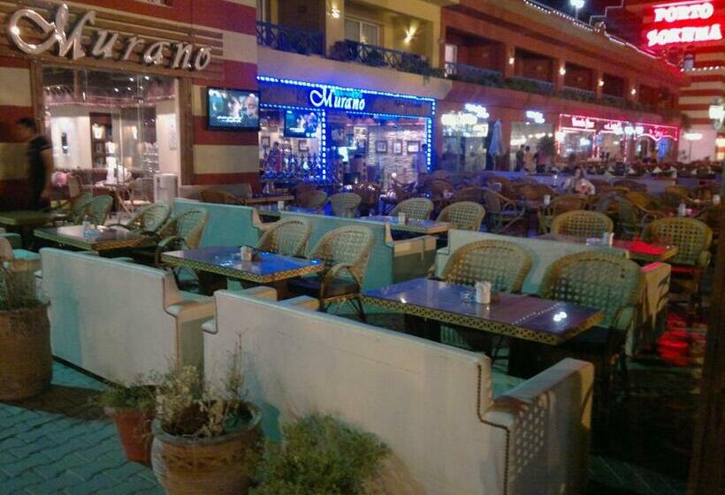 1 Bedroom Penthouse Apartment, Penthouse In Porto Pyramids Elsokhna Families Only