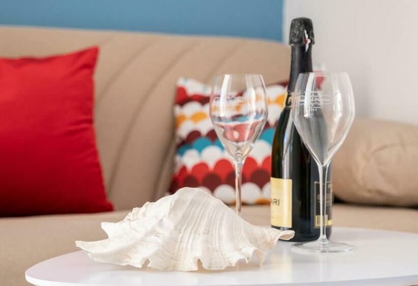 اتاق لوکس, Vele D Otranto B&b