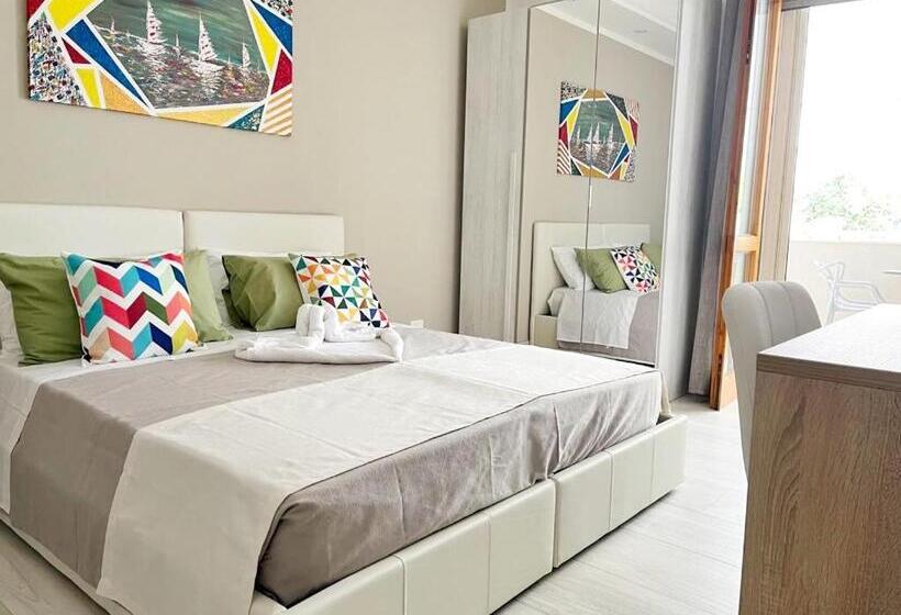 اتاق لوکس با بالکن, Vele D Otranto B&b