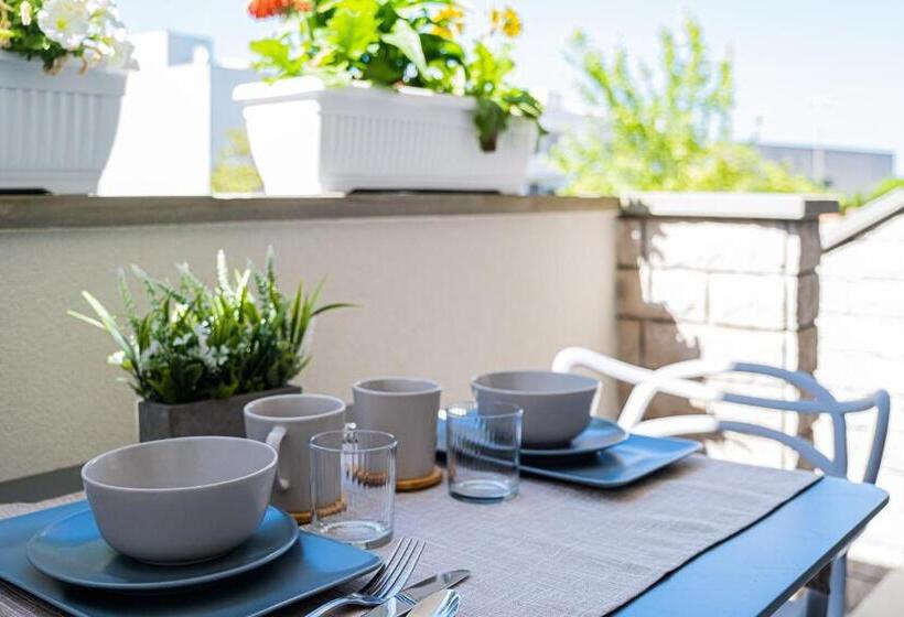 اتاق لوکس با بالکن, Vele D Otranto B&b