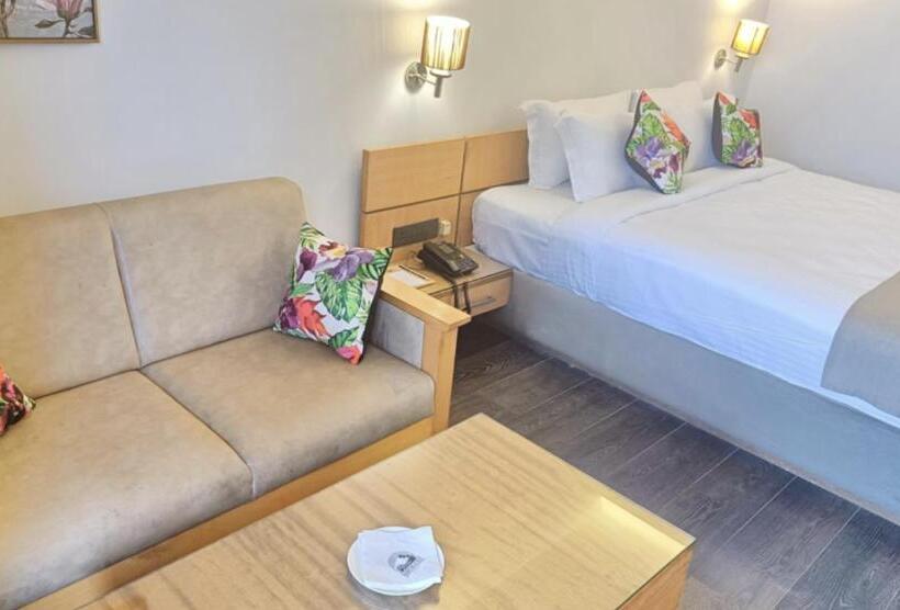 Номер Стандарт Вид на Озеро, Mountain Retreat Kodai
