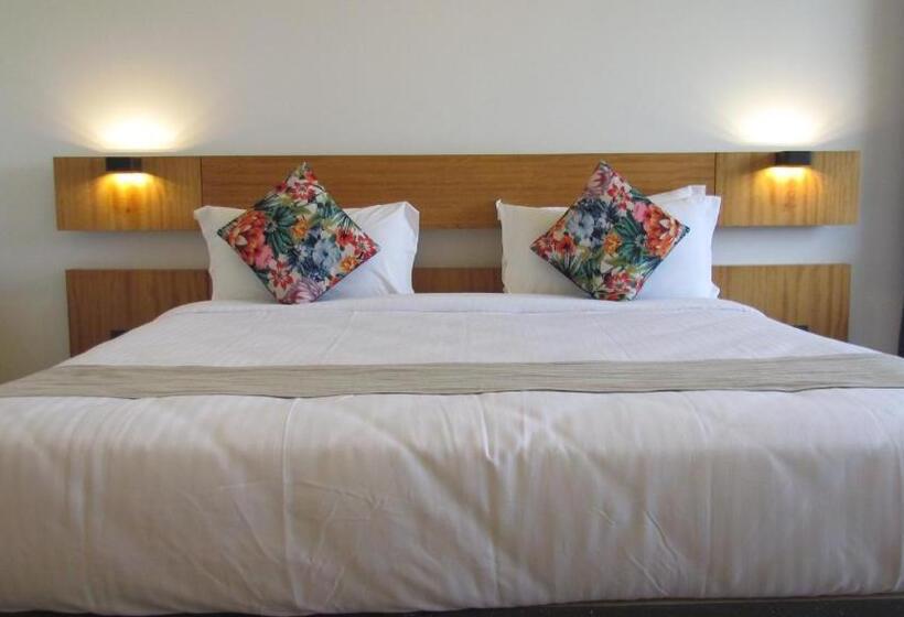 Номер Стандарт Вид на Озеро, Mountain Retreat Kodai