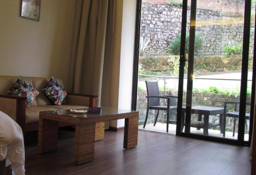 Номер Стандарт с Балконом, Mountain Retreat Kodai