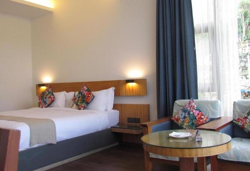 Номер Стандарт Вид на Озеро, Mountain Retreat Kodai