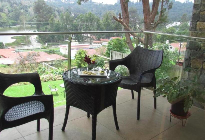 Номер Стандарт Вид на Озеро, Mountain Retreat Kodai