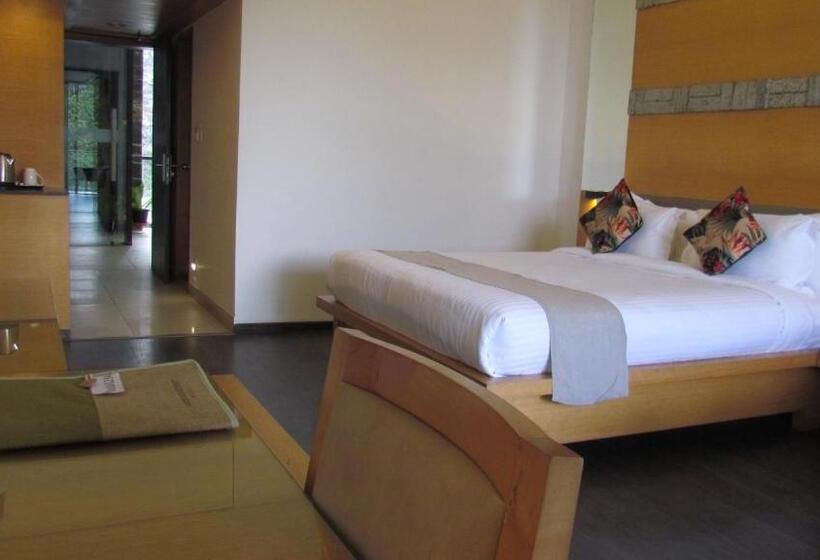 Номер Стандарт Вид на Озеро, Mountain Retreat Kodai