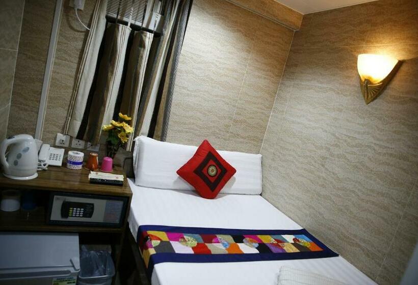 اتاق استاندارد یک نفره, Sandhu Guest House
