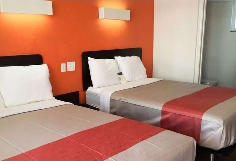 Номер Стандарт 2 Двуспальные Кровати, Travelodge By Wyndham Sacramento Convention Center