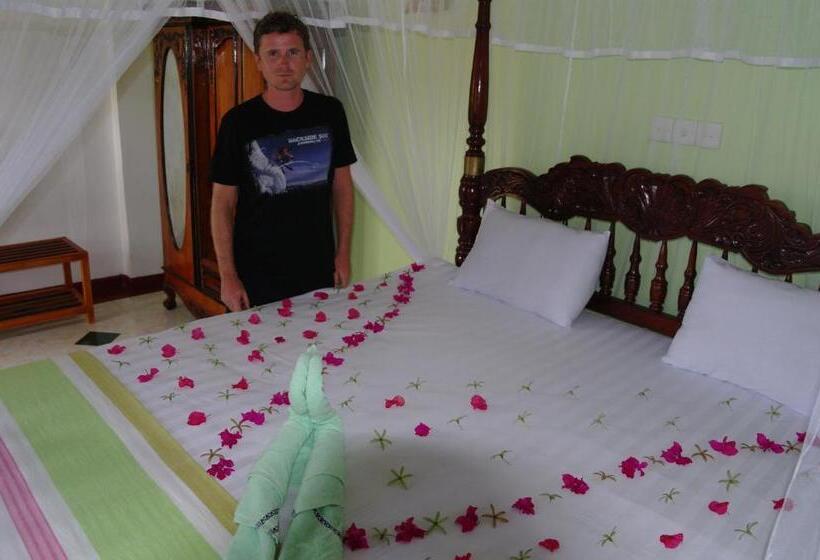 Номер Стандарт с Балконом, Castle Bay Resort