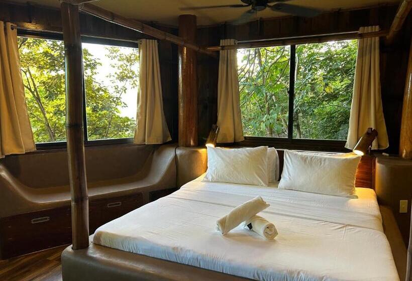 Quarto Deluxe, Sangat Island Dive Resort