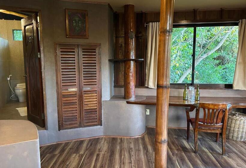 Quarto Deluxe, Sangat Island Dive Resort