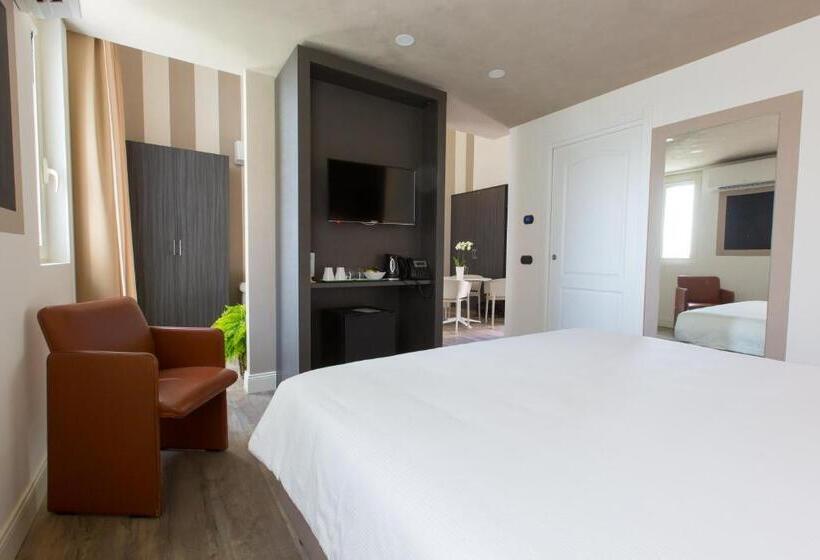 اتاق خانوادگی, Al Campanile   Luxury Suites & Apartments