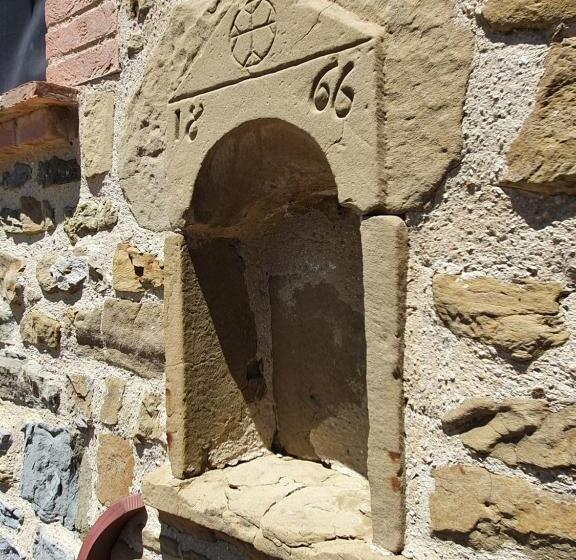 ویلای 4 خوابه, Antico Casale Tiravento