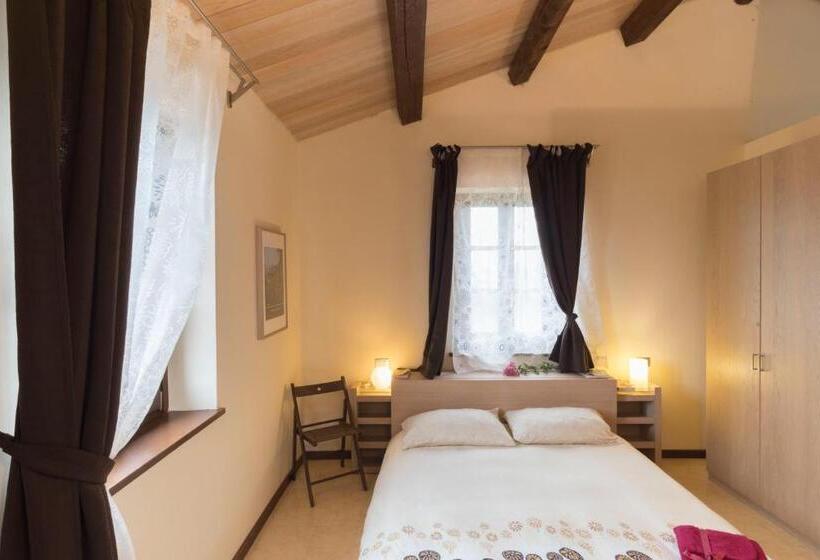 آپارتمان 1 خوابه با تراس, Antico Casale Tiravento