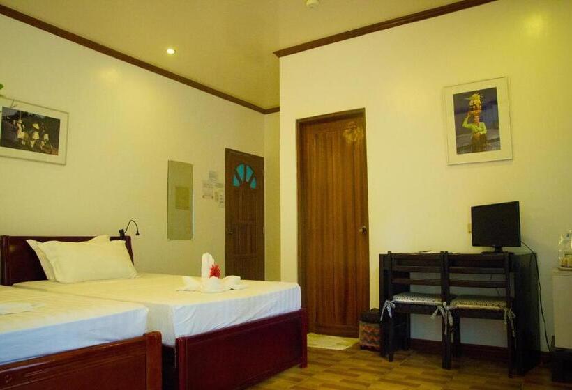 Quarto Deluxe com Sacada, Divegurus Boracay Beach Resort
