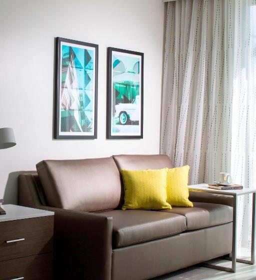 带大床的标准工作室, Residence Inn By Marriott Miami Beach South Beach