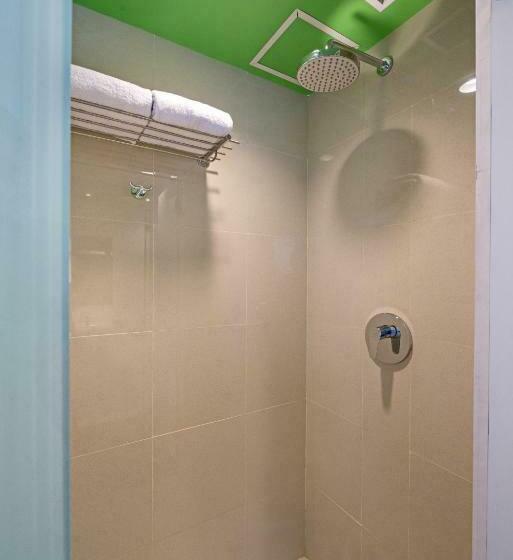 اتاق استاندارد, Whiz Prime Hotel Megamas Manado