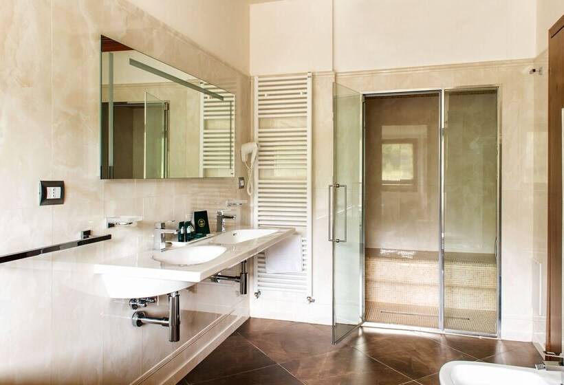 سوییت لوکس, Aqua Montis Resort & Spa