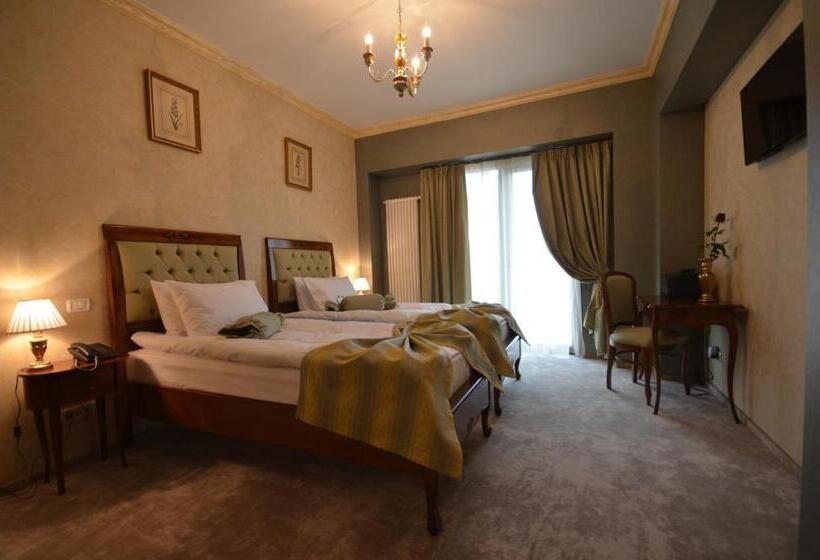 اتاق استاندارد با بالکن, The Arlington Boutique