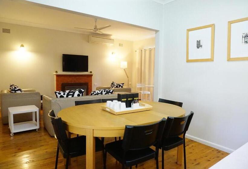 침실 3개 주택, The Horatio Motel Mudgee