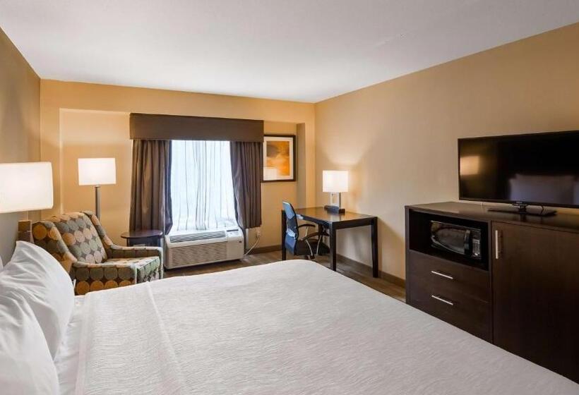 身障者適用キングサイズベッドルーム, Best Western Plus Thornburg Inn & Suites