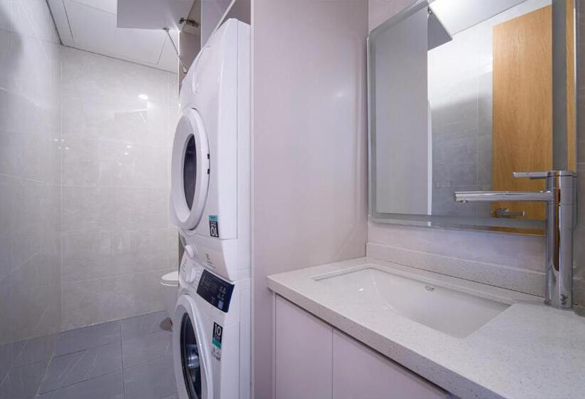 1 Bedroom Penthouse Apartment, Hsuites Riverside Hotel And Apartment