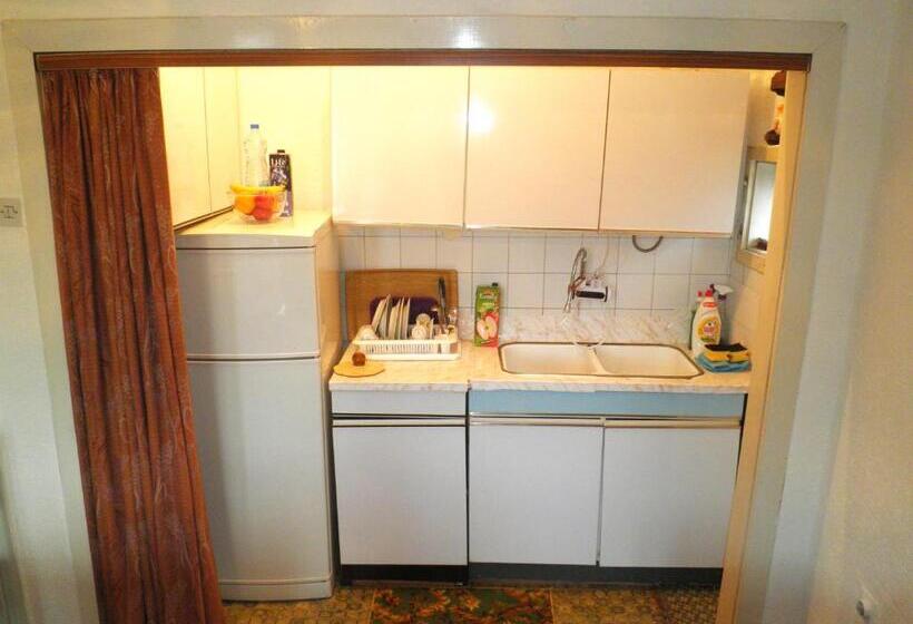 اتاق استاندارد سه نفره, Central Rustic House