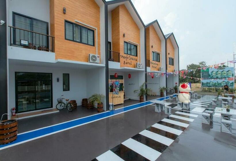 Семейный Номер Deluxe, Phanomrung Hostel & Linn Chan Cafe พนมรุ้ง โฮส์เทล แอนด์ ลิณณ์จัง คาเฟ่
