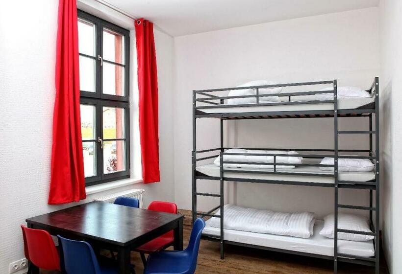 Семейный Номер, Hostel Am Güterbahnhof