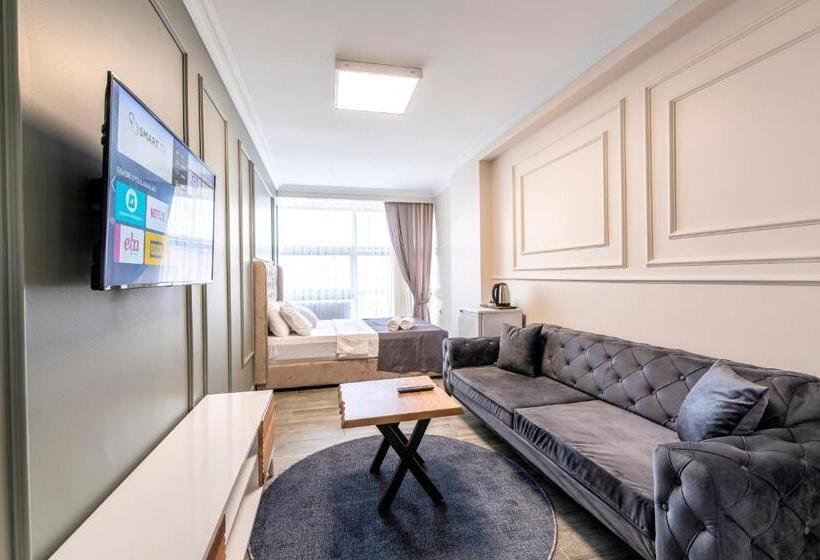 اتاق اکونومی, Royal Luxury Hotels Suites