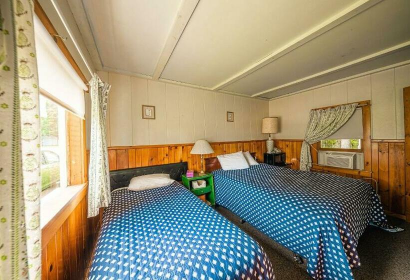 Номер Стандарт, Park Motel And Cabins