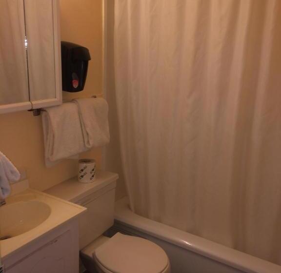Номер Стандарт, Road Runner Motel Merritt Bc