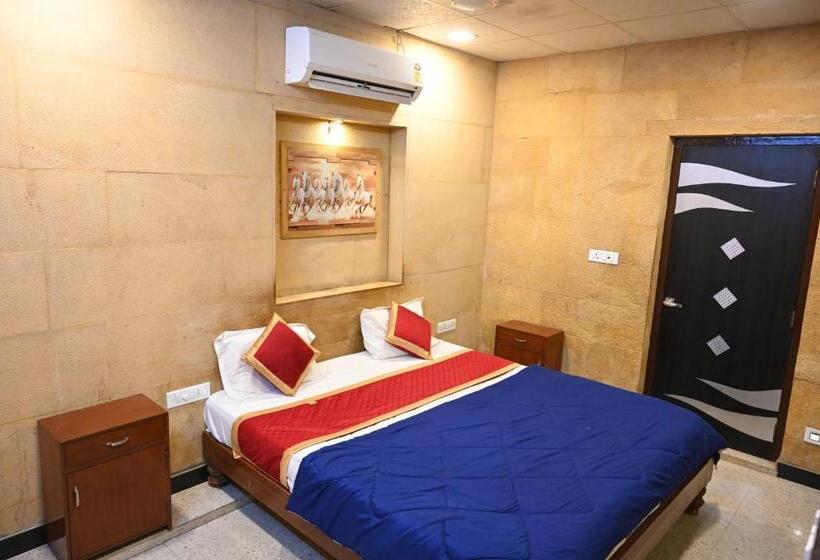 Номер Deluxe, Jaisalmer Bhagyashree