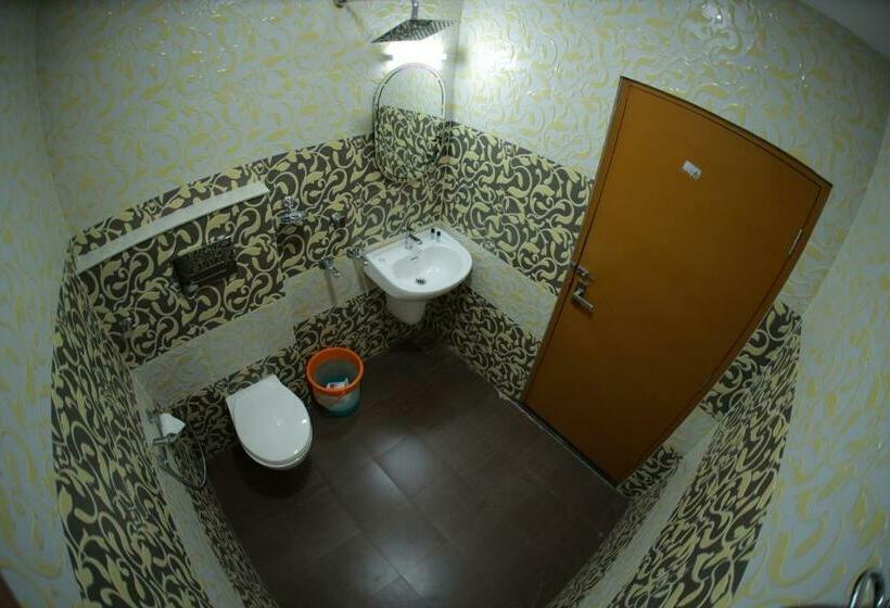 اتاق لوکس, Malavikas Black Beach Resort