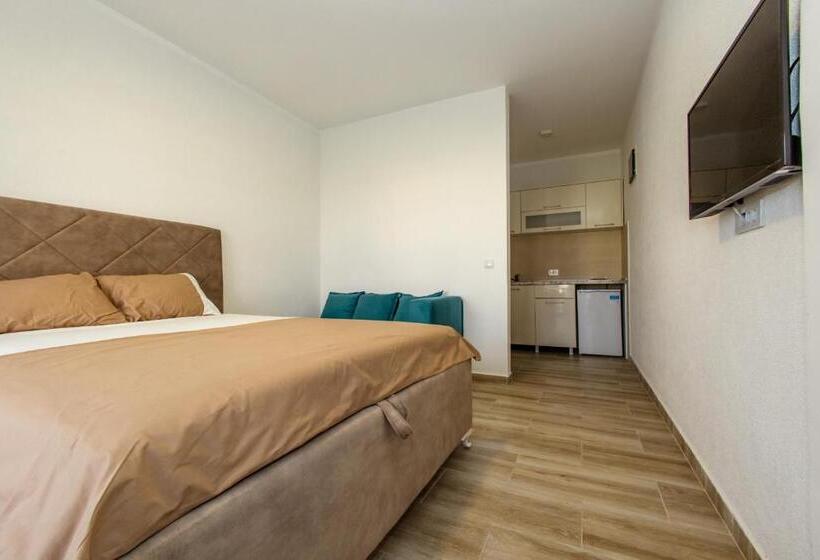 اتاق استاندارد, Deron Apartments