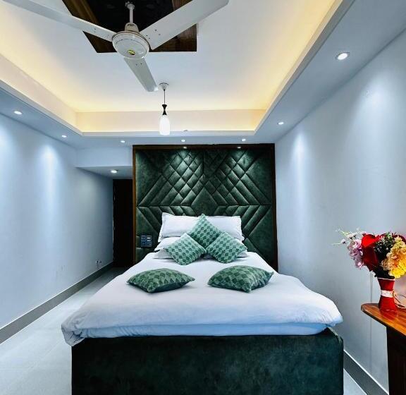 اتاق لوکس با بالکن و چشم‌انداز دریا, Modern Resort