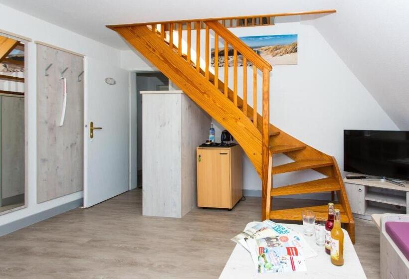 Family Suite, Letj Briis